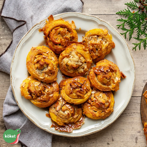 Saffron Buns with Tosca Glaze