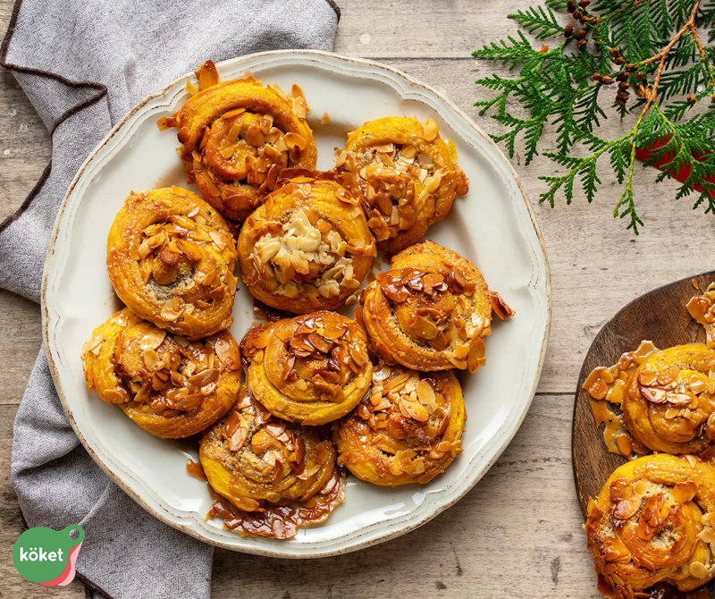 Saffron Buns with Tosca Glaze